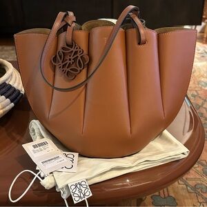 Loewe Shell Tote Small Bag Tan Leather